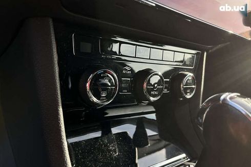 Skoda Superb 2019 - фото 20