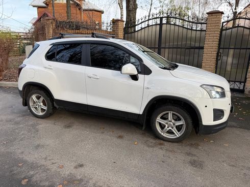 Chevrolet Tracker 2013 белый - фото 8