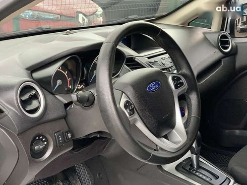 Ford Fiesta 2015 - фото 24