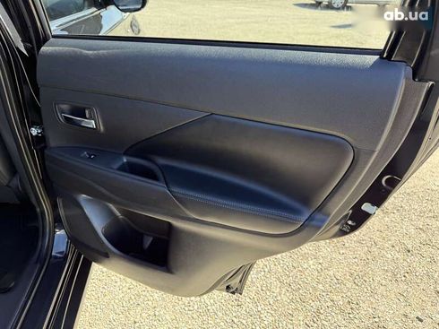 Mitsubishi Outlander 2018 - фото 20
