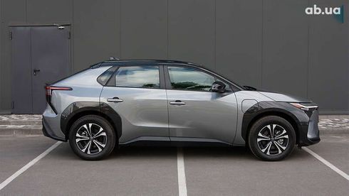 Toyota bZ 2022 - фото 4