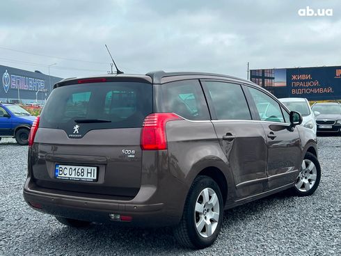 Peugeot 5008 2014 коричневый - фото 6