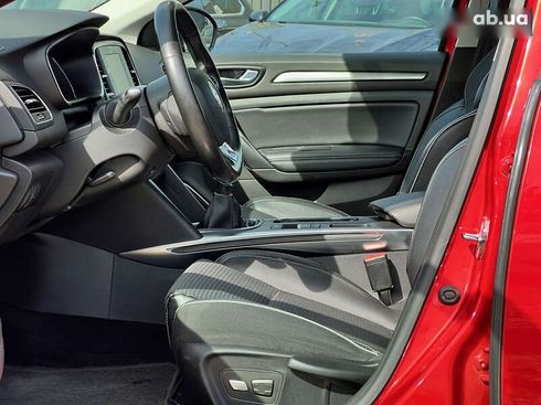 Renault Megane 2017 - фото 27