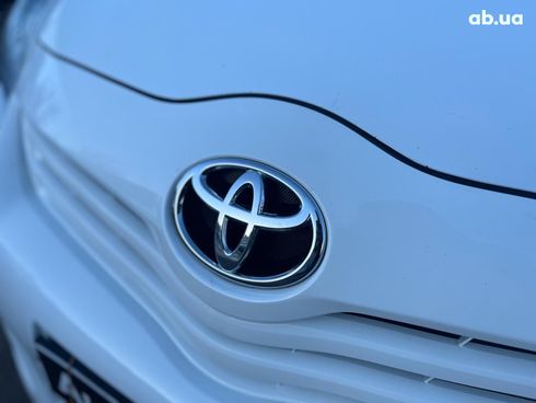 Toyota Verso 2011 белый - фото 8