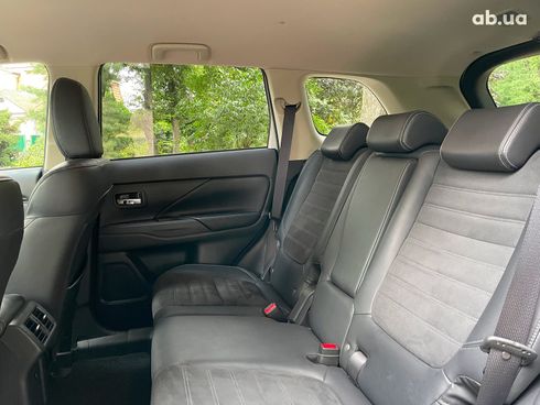 Mitsubishi Outlander 2019 белый - фото 27