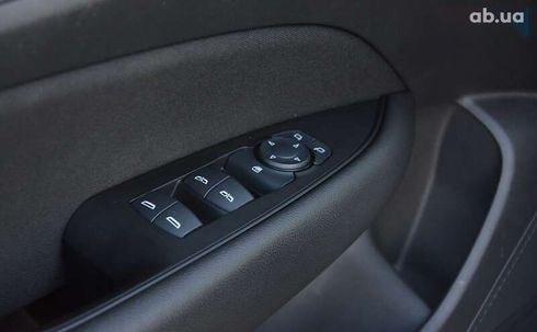 Buick Regal 2018 - фото 19