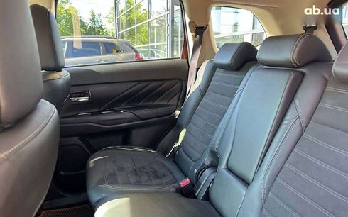 Mitsubishi Outlander 2015 - фото 23