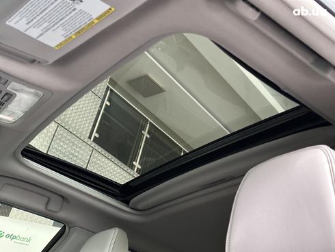 Toyota Camry 2015 серый - фото 17