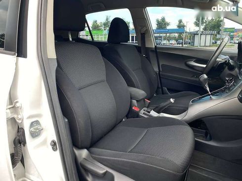 Toyota Auris 2011 - фото 17
