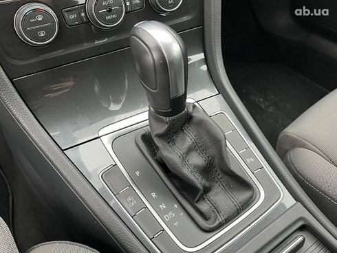 Volkswagen Golf 2020 белый - фото 13
