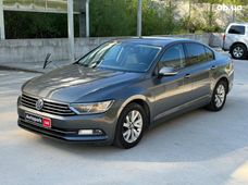 Купити седан Volkswagen Passat бу Київ - купити на Автобазарі
