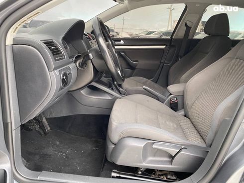 Volkswagen Jetta 2008 серый - фото 25