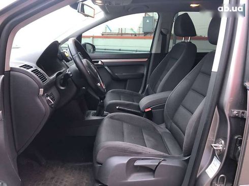 Volkswagen Touran 2010 - фото 11