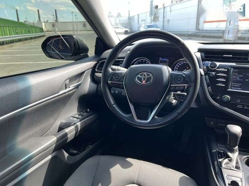 Toyota Camry 2019 - фото 13