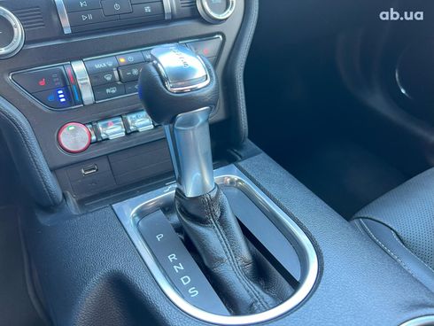 Ford Mustang 2019 красный - фото 45