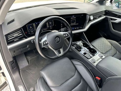Volkswagen Touareg 2018 - фото 11
