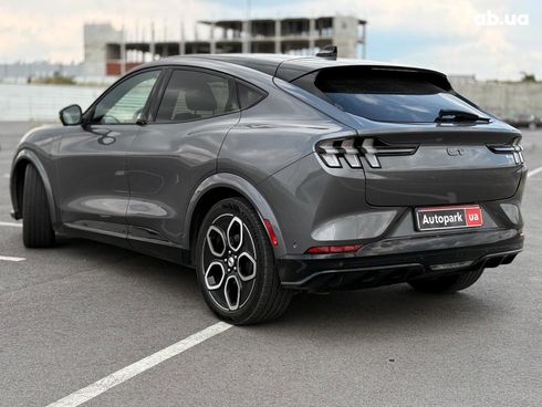 Ford Mustang Mach-E 2023 серый - фото 8