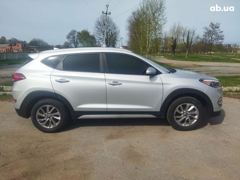 Hyundai Tucson 2018 серебристый - фото 4