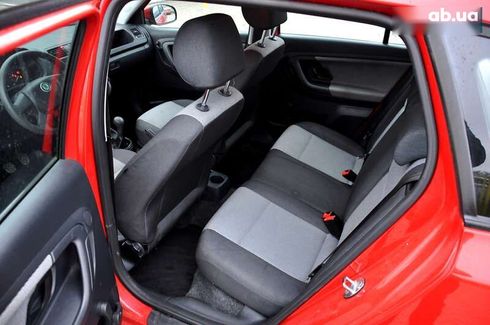 Skoda Fabia 2012 - фото 16