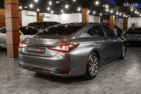 Lexus ES 2019 - фото 19