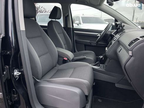 Volkswagen Touran 2011 - фото 29