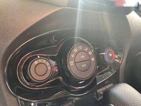 Ford Fiesta 2019 - фото 26
