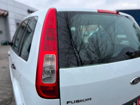 Ford Fusion 2009 белый - фото 13
