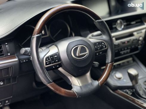 Lexus ES 2016 - фото 26