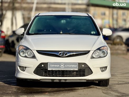 Hyundai i30 2011 белый - фото 8