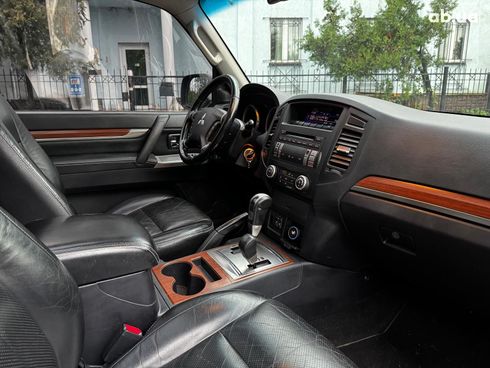 Mitsubishi Pajero 2007 бежевый - фото 26