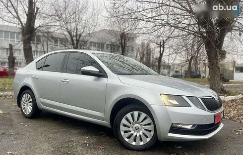 Skoda Octavia 2017 - фото 12