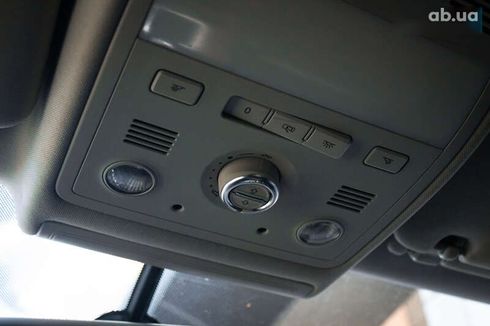 Volkswagen Touareg 2012 - фото 19