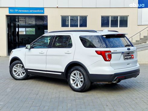 Ford Explorer 2017 белый - фото 43