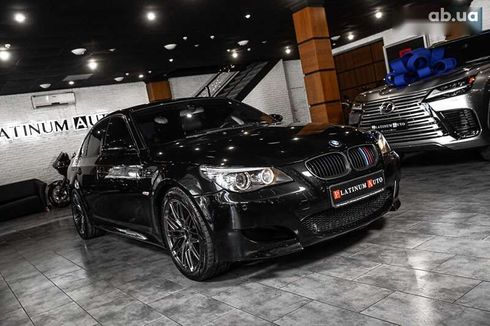 BMW M5 2006 - фото 9