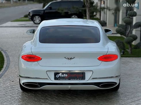 Bentley Continental GT 2019 - фото 15