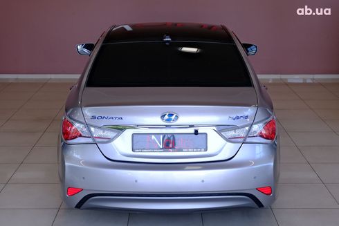 Hyundai Sonata 2014 серый - фото 6