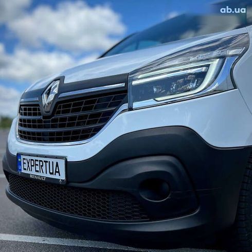 Renault Trafic 2021 - фото 9