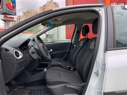 Renault Clio 2012 - фото 9