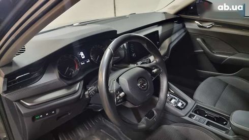 Skoda Octavia 2023 - фото 8