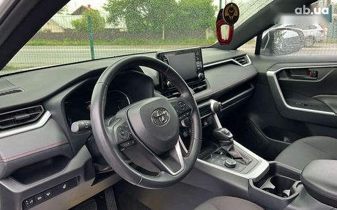 Toyota RAV4 2021 - фото 10