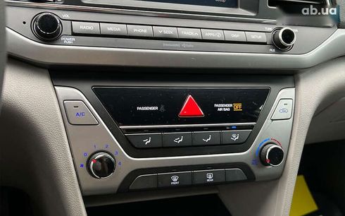 Hyundai Elantra 2016 - фото 17