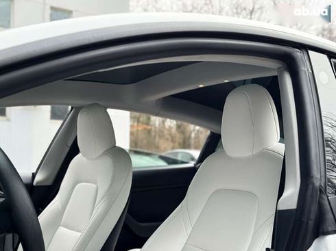 Tesla Model 3 2021 - фото 14