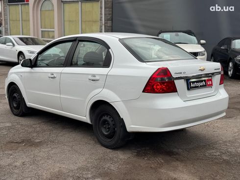 Chevrolet Aveo 2008 белый - фото 8
