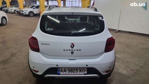 Renault Sandero 2019 - фото 13