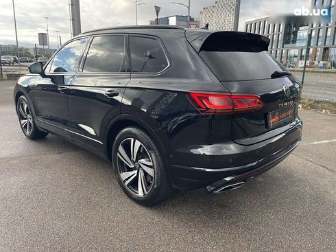 Volkswagen Touareg 2020 - фото 25