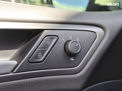 Volkswagen e-Golf 2019 - фото 16