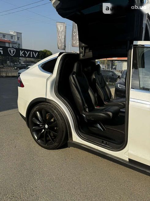 Tesla Model X 2019 - фото 12