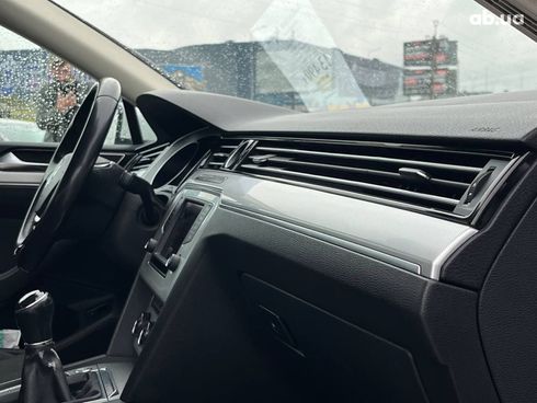 Volkswagen passat b8 2016 белый - фото 15