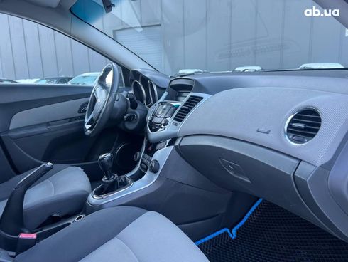 Chevrolet Cruze 2010 серый - фото 37