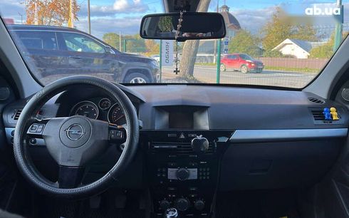 Opel Astra 2010 - фото 10